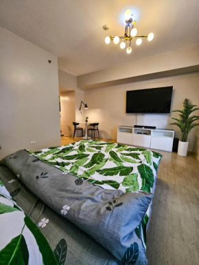 Brand New Central Convenience Studio Condo with Balcony in Araneta City Cubao